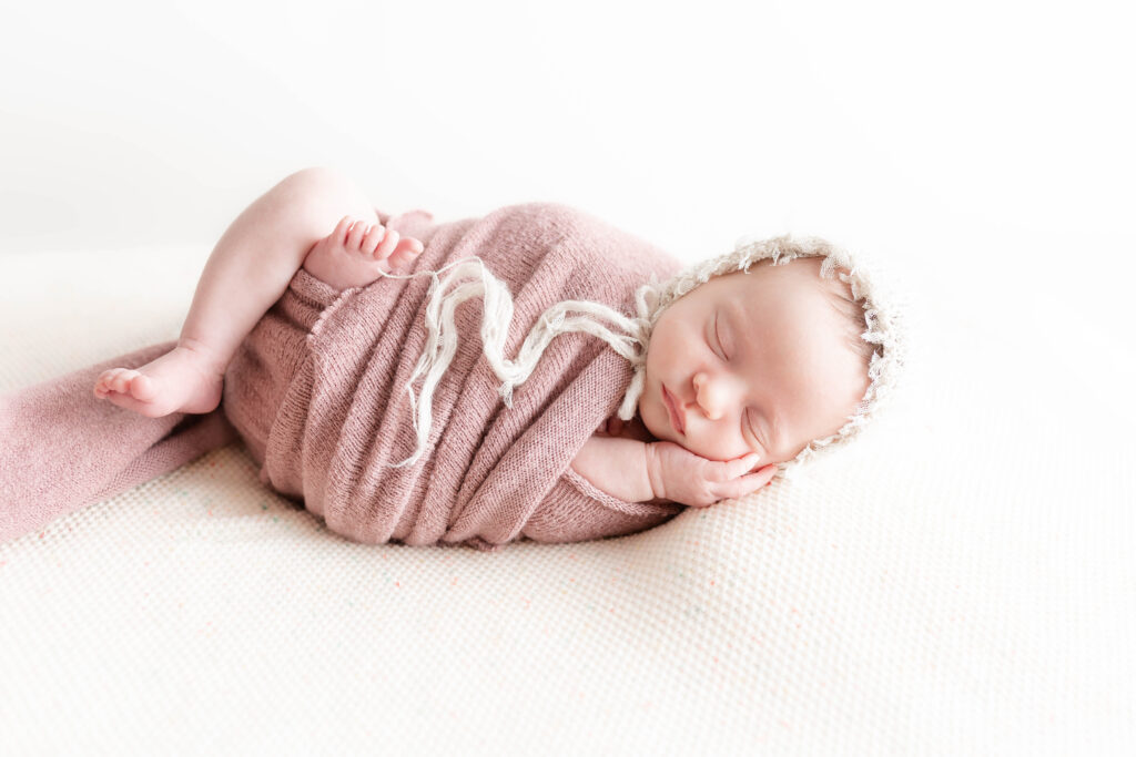 baby girl bonnet, ocean city New Jersey family photographer