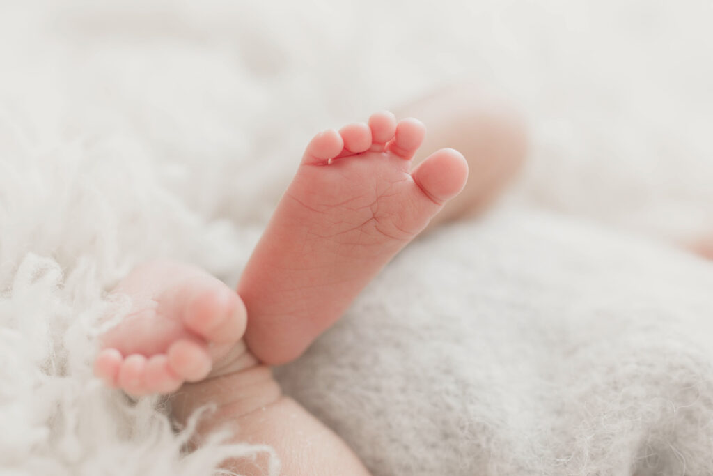 newborn feet, south jersey newborn photography